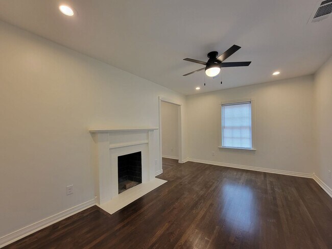 Foto del edificio - Live Stylishly in History — Professionally...