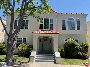 Building Photo - 440 N Orange Grove Ave