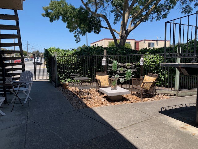Foto principal - 1240 Broadway Ave