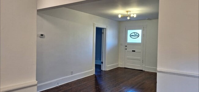 Foto del edificio - 3403 South St