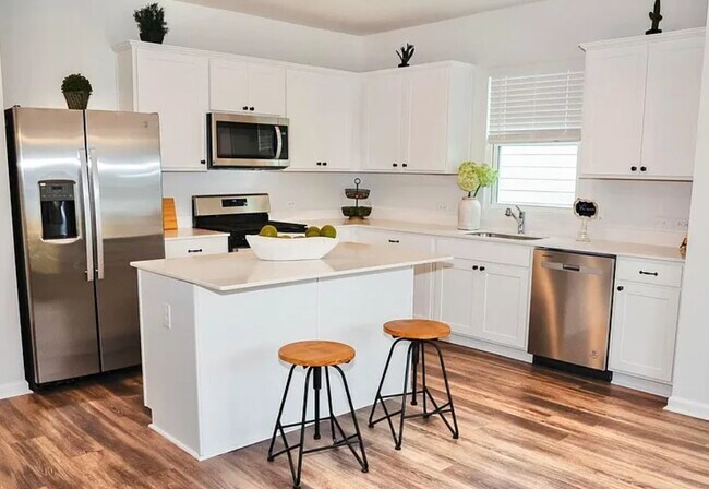 Building Photo - 115 Old Field Run