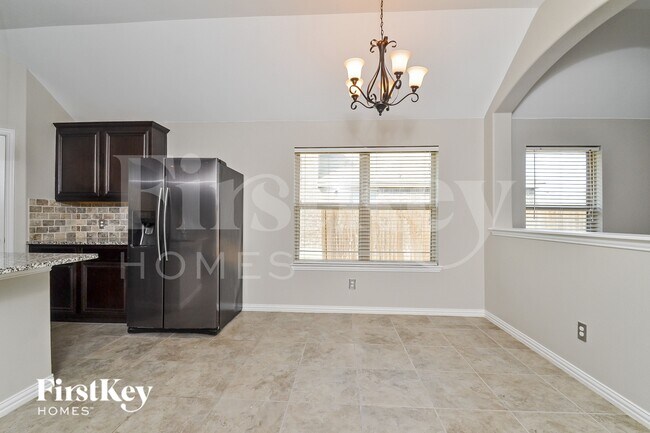 Foto del edificio - 1413 Heather Ln