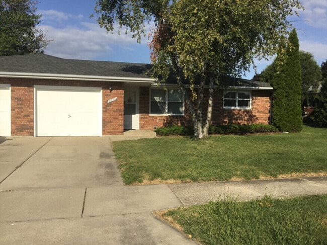Building Photo - 2315 N Concord Dr