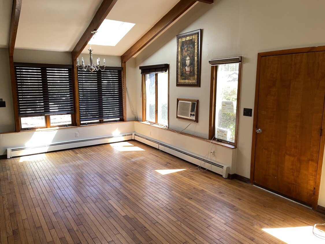 24 Woodland Ln, Glen Head, NY 11545 House Rental in Glen Head, NY