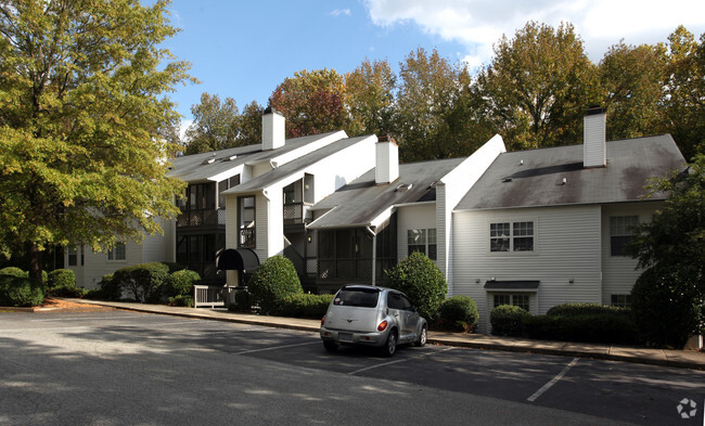 Building Photo - The Hedges Apartments