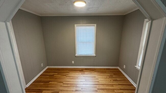 Foto del edificio - 4024 S Kingsbury Rd