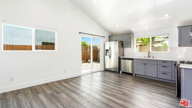 Building Photo - 16947 Dalton Ave