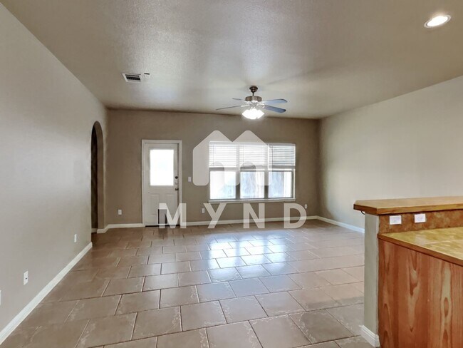 Building Photo - 3050 Pine Valley Dr
