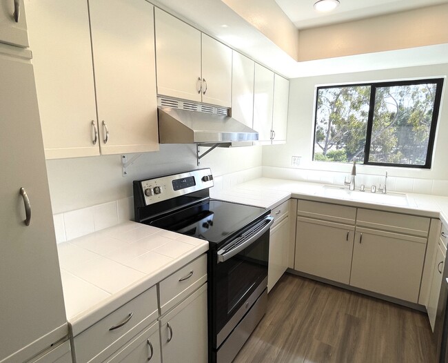 Kitchen - 5000 S Centinela Ave