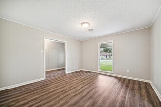 Building Photo - 111 Chadwick Rd