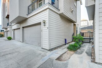 Building Photo - 1325 W 24th St