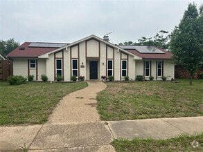 Building Photo - 1104 Hillsdale Dr