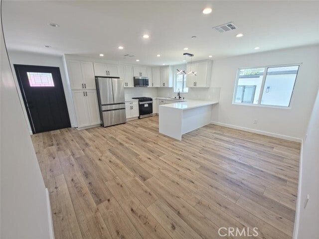 Foto del edificio - 7331 Vanalden Ave