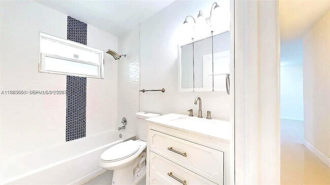 Foto del edificio - 22220 SW 112th Ave