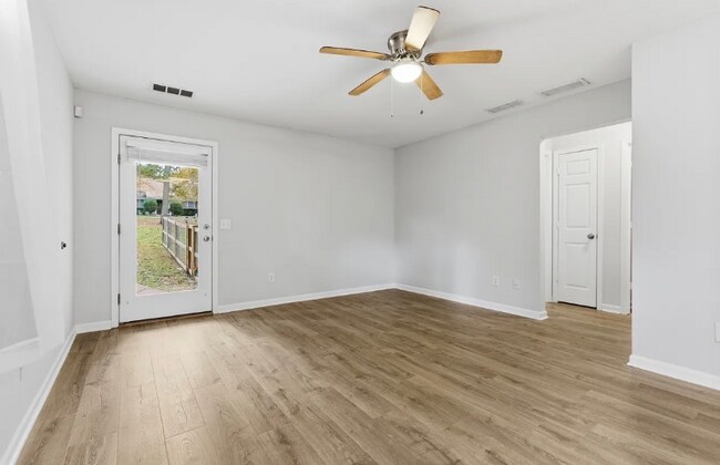 Foto del edificio - 2690 airplane Dr