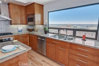 Building Photo - 120 1st Pl