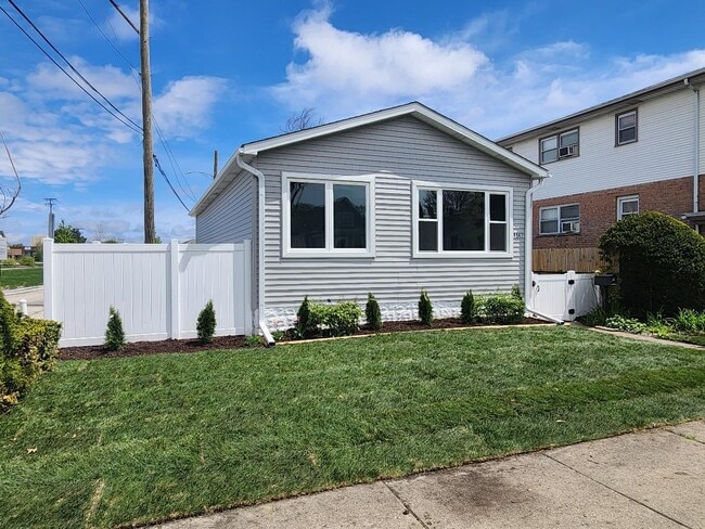 Foto del edificio - 4147 Prairie Ave