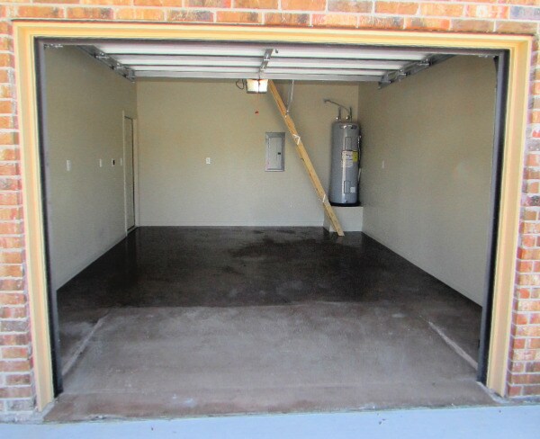 Garage - 3524 FM2484