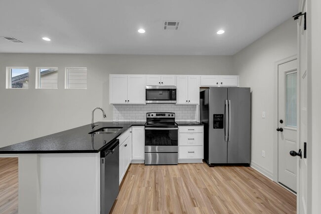 Building Photo - 1811 Liam Ct