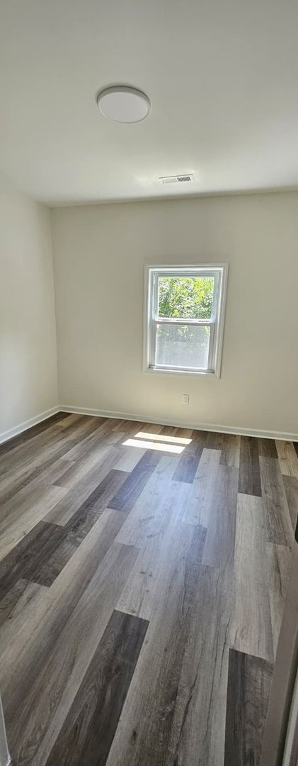 Foto del edificio - 516 Columbus Rd