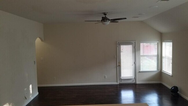 Building Photo - 24715 Colonial Maple Dr