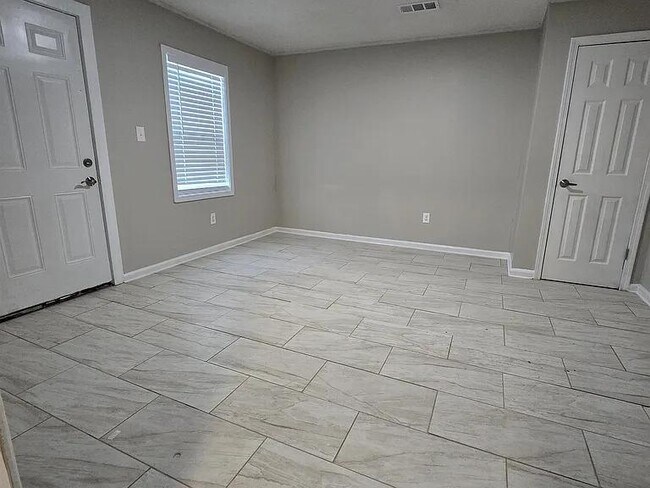 Foto del edificio - 3198 Millwood Rd