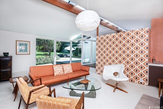 Foto del edificio - 2331 Warner Range Ave