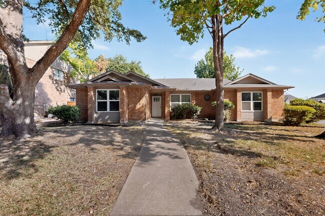 Foto del edificio - 7809 Cornell Dr