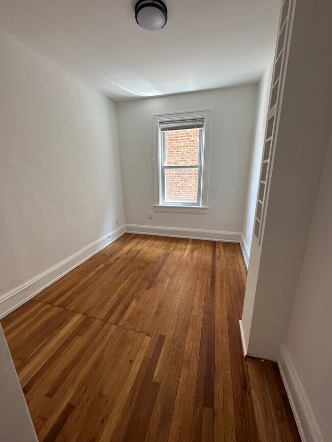 Foto del edificio - 5783 Mosholu Ave