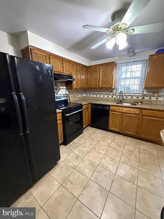 Building Photo - 6 Southall Ct