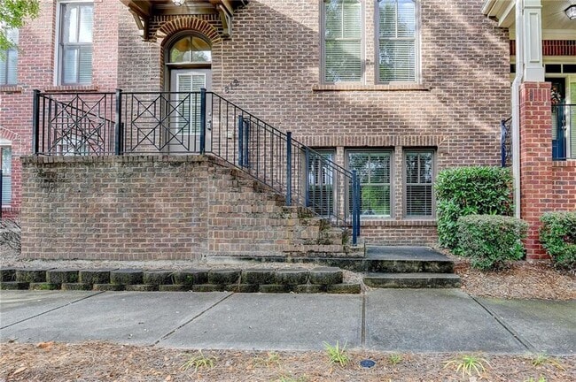 Building Photo - 812 Red Hart Ln