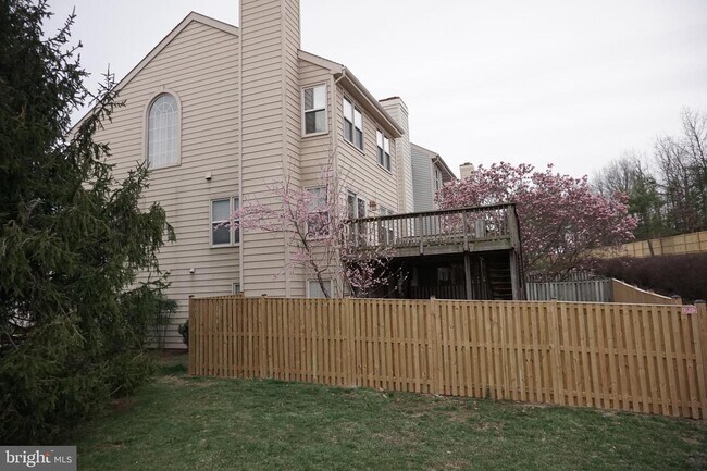 Building Photo - 8020 Hilliard Dr