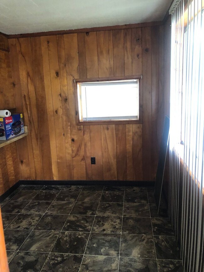Building Photo - 4 Bedroom and 3 Bathroom home NLR