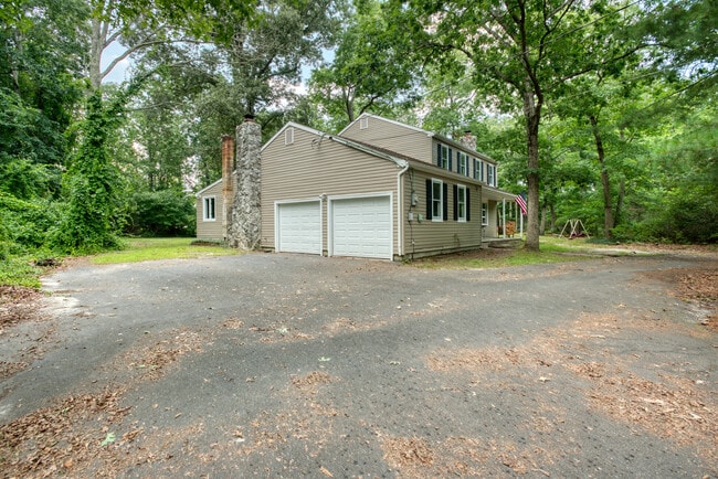 Building Photo - 505 Chestnut Neck Rd