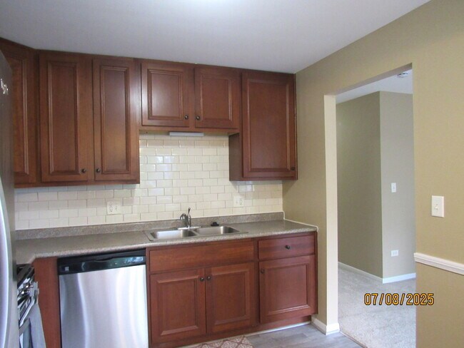 Building Photo - 950 Cumberland Ct