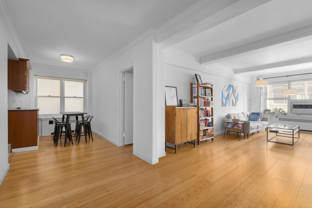 Foto principal - 45 W 54th St