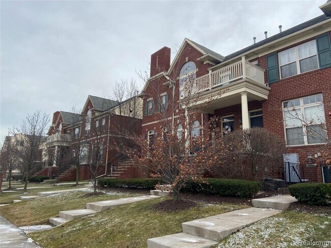Building Photo - 3062 Camden Dr