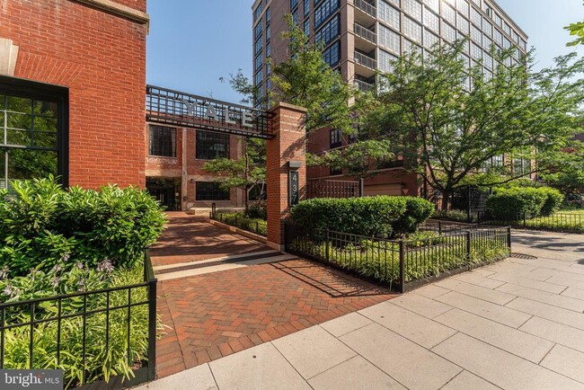 Building Photo - 437 New York Ave NW