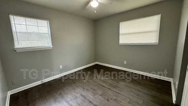 Foto del edificio - 6947 Clovis Rd