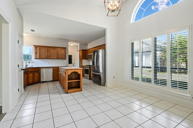Building Photo - 10753 Fernbrook Avenue