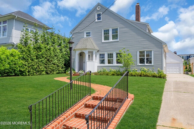 Building Photo - 206 Monroe Ave