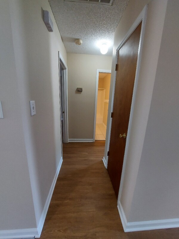Foto del edificio - 220 Wyndham Cir