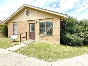 Building Photo - 4545 Hoeneke Dr