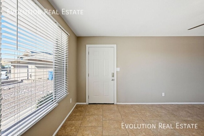 Building Photo - 3100 S Kachina Dr