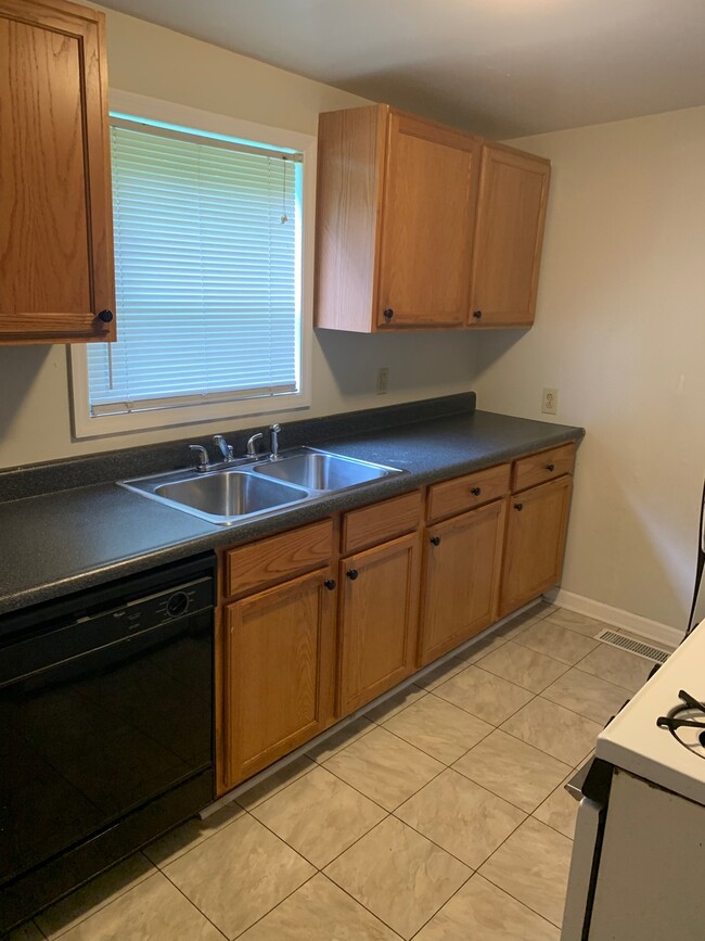 Photo - 329 Oldham Ave Townhome