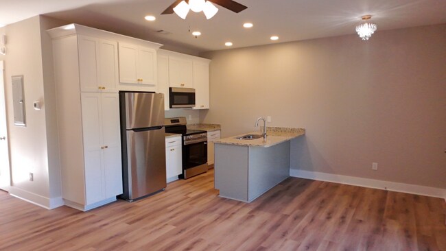 Foto del edificio - 231 Pineneedle Rd