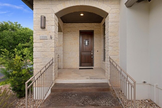 Building Photo - 13708 Golden Wave Loop