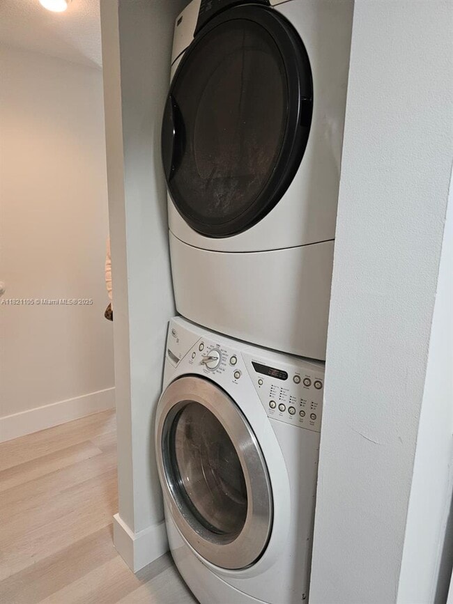 Foto del edificio - 1650 Coral Wy