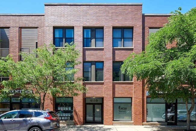 Building Photo - 4110 N Lincoln Ave