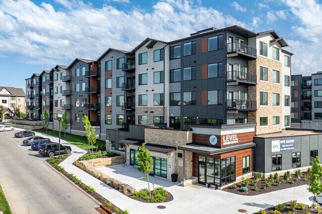 Foto del edificio - Level at Village Gardens